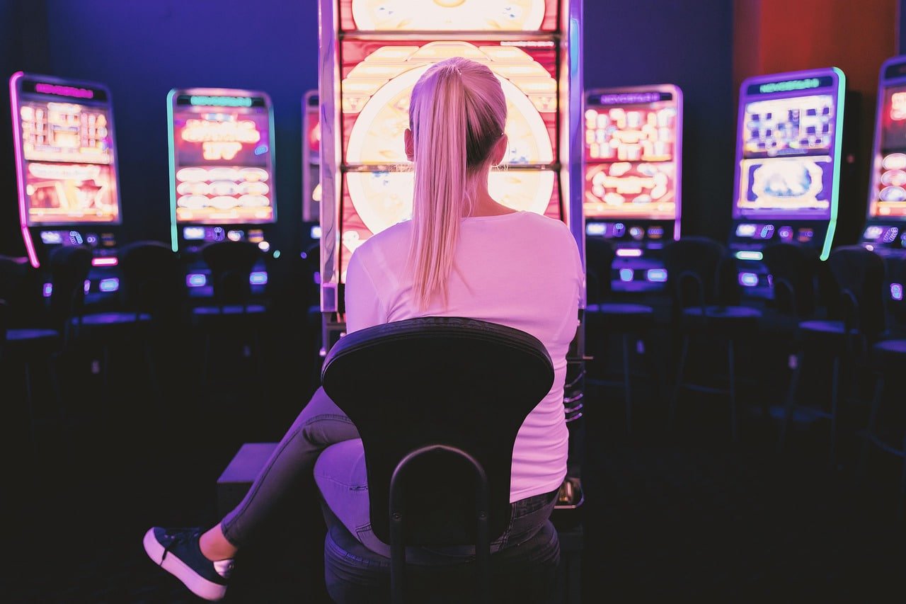 ey 285 Arcade & Crash